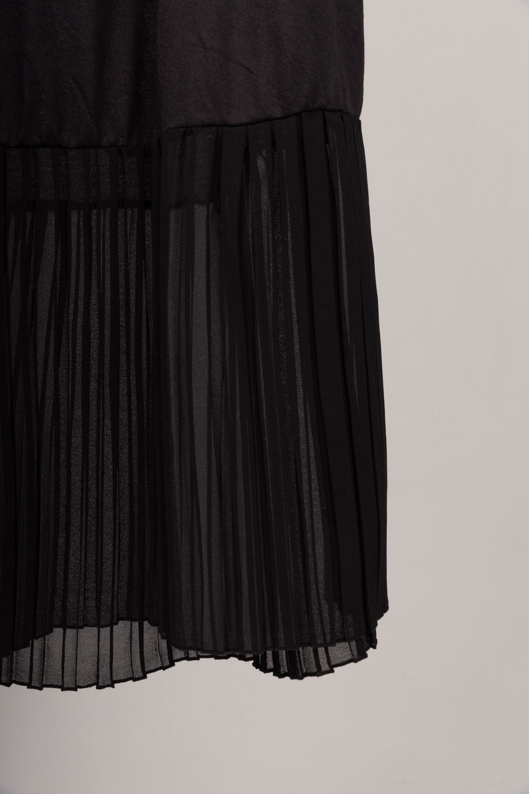Black Pleated – 1005